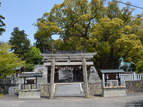 富田八幡宮